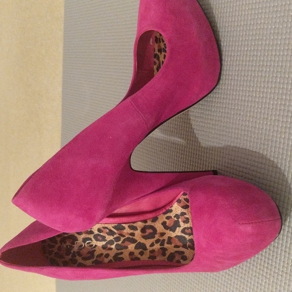 Aldo Shoes - Aldo Suede Fuchsia pumps Size 9
